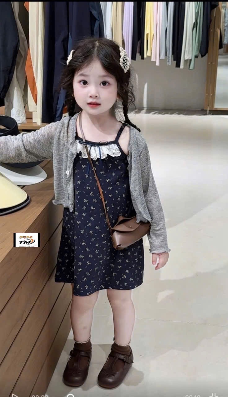 Sét 2 chi tiết váy hoa kè áo ngoài bé gái tm