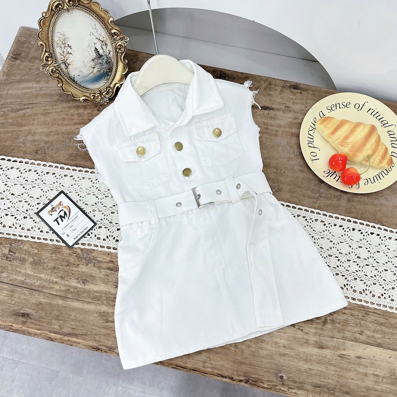 Sét váy kaki trắng đai eo bé gái