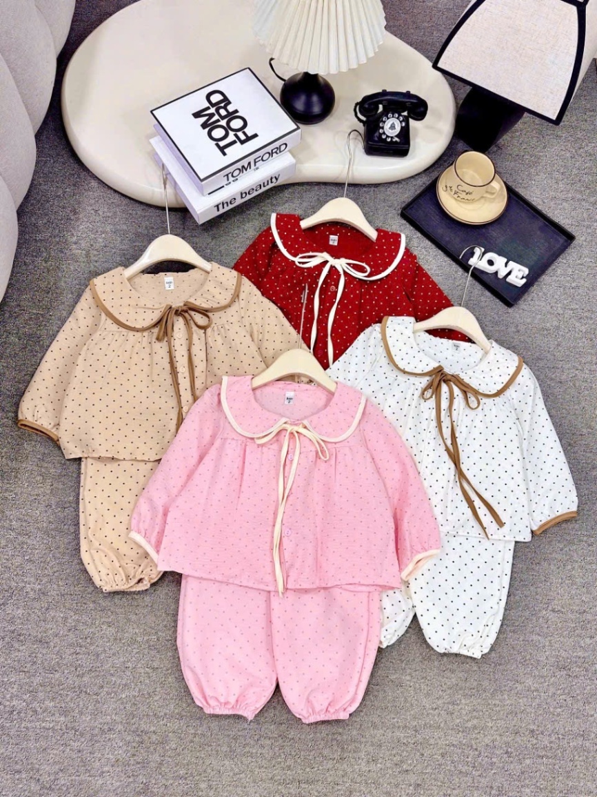 Sét bộ pijama chấm bi cổ sen cho bé