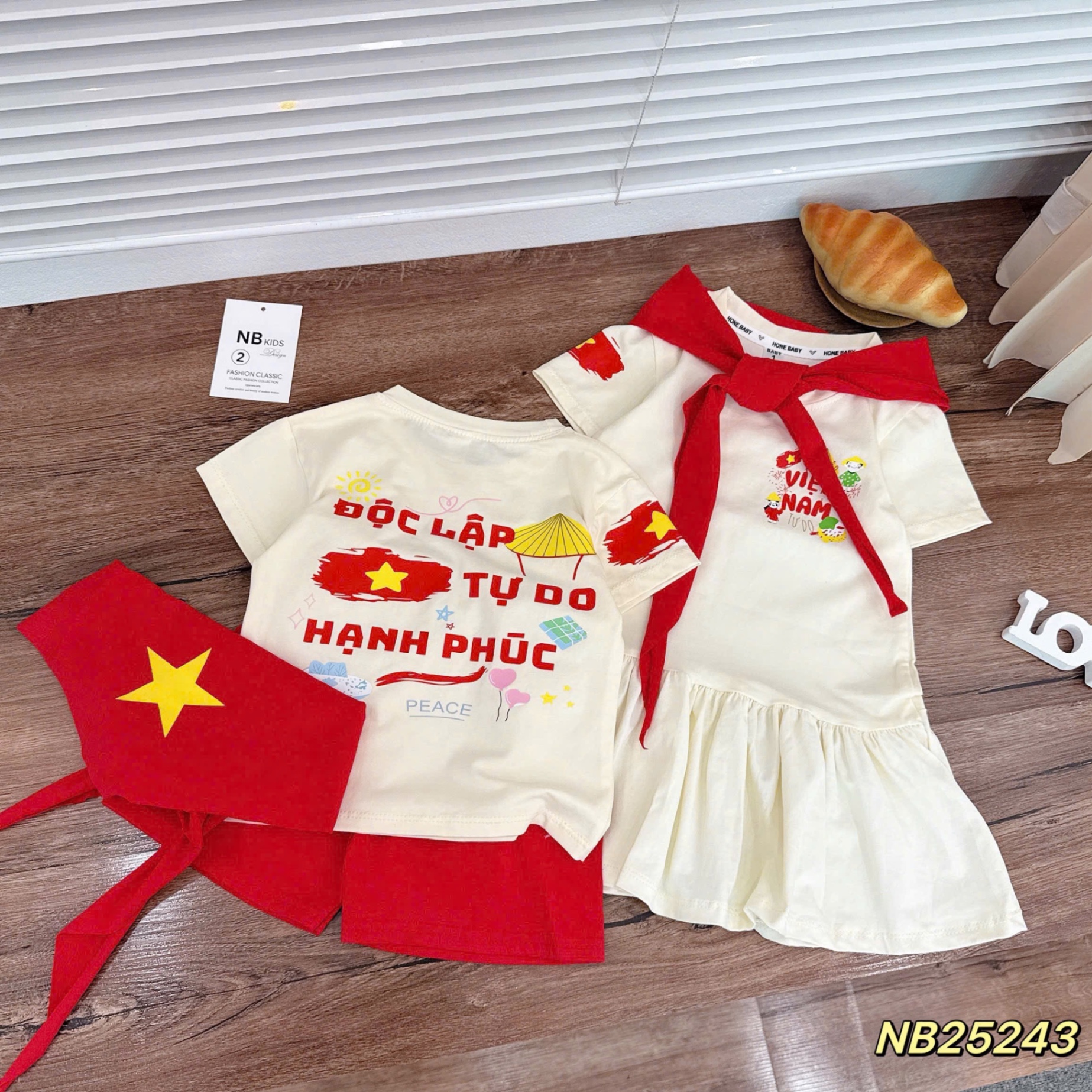 Sét bộ (váy ) kèm khăn đỏ quốc khánh cho bé