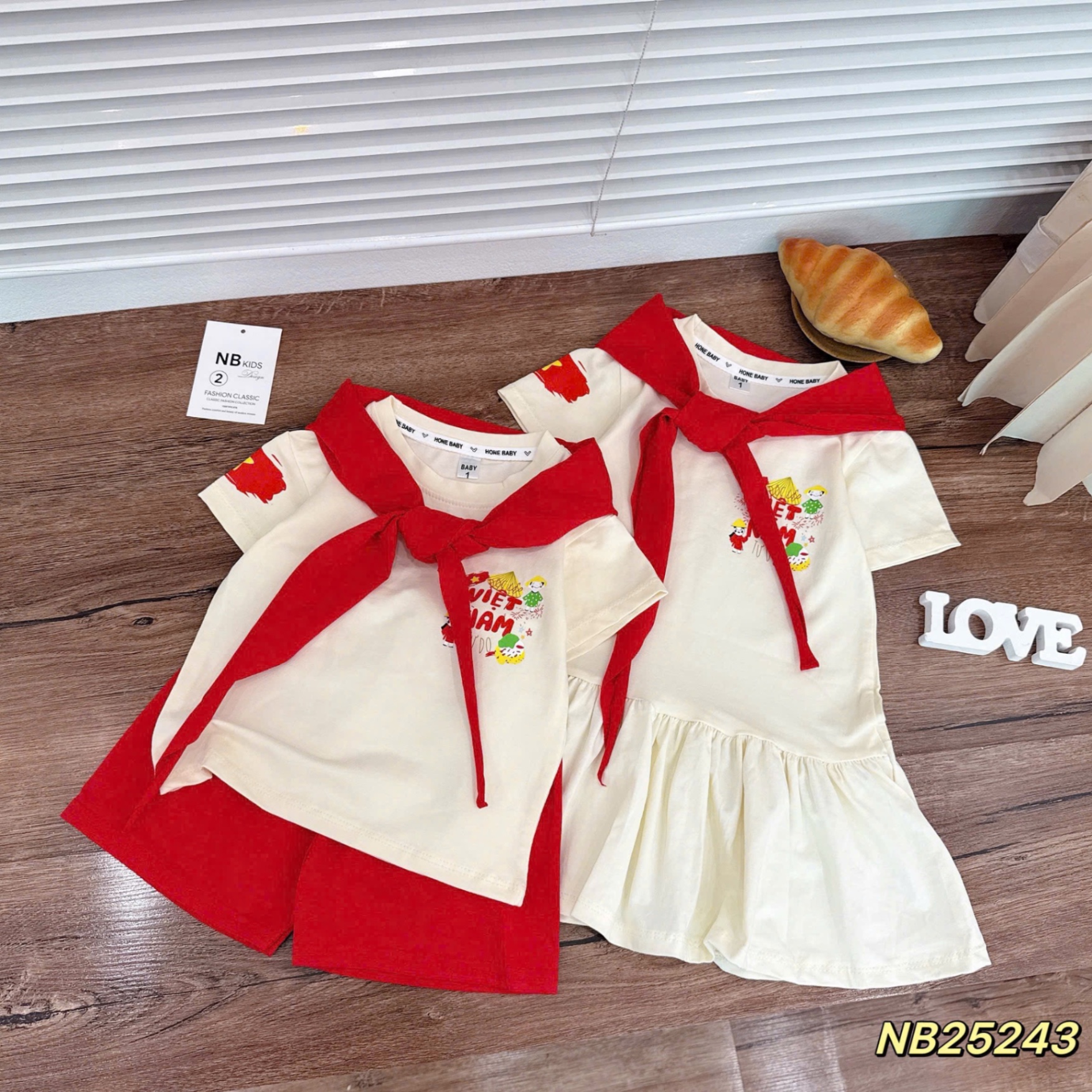 Sét bộ (váy ) kèm khăn đỏ quốc khánh cho bé