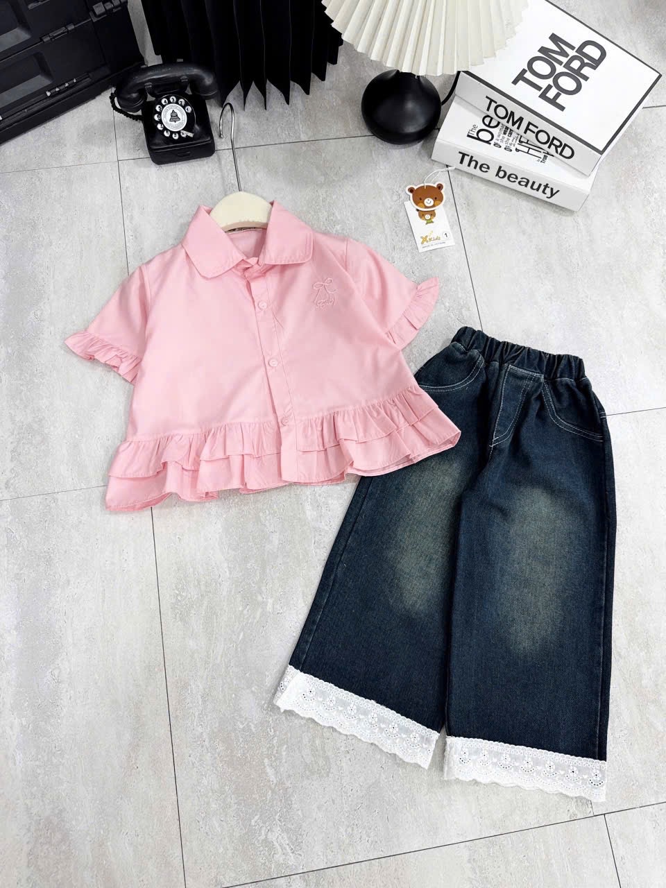 Sét áo sơ mi hồng trắng quần bò phối ren xk bé gái