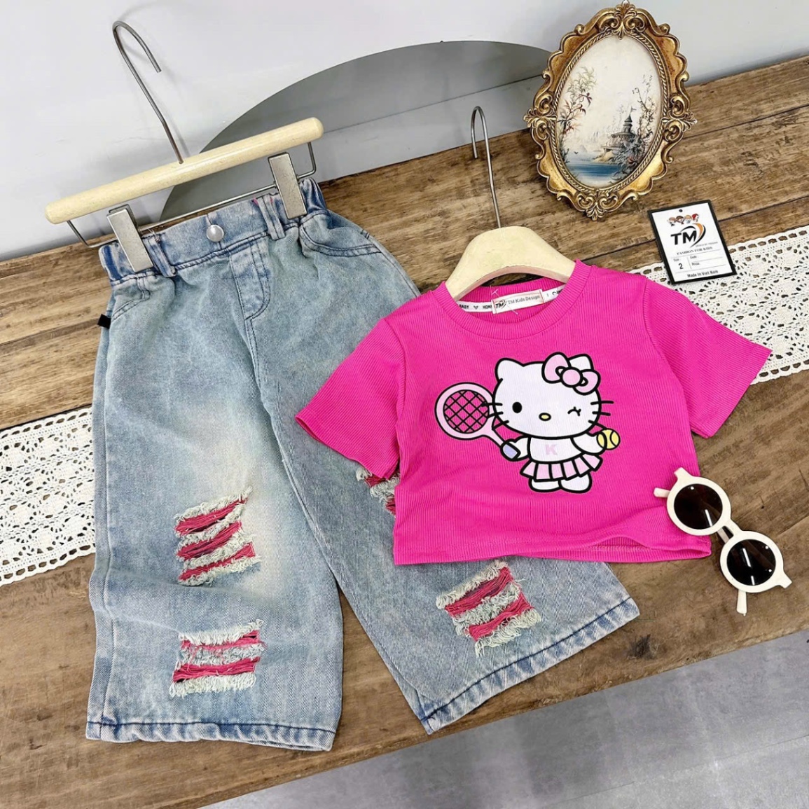 Sét áo croptop kitty hồng quần bò bé gái