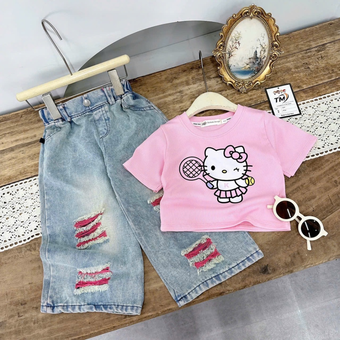 Sét áo croptop kitty hồng quần bò bé gái