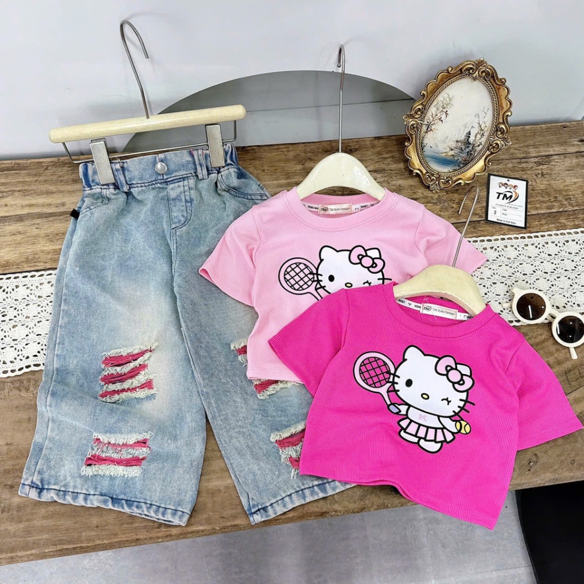 Sét áo croptop kitty hồng quần bò bé gái
