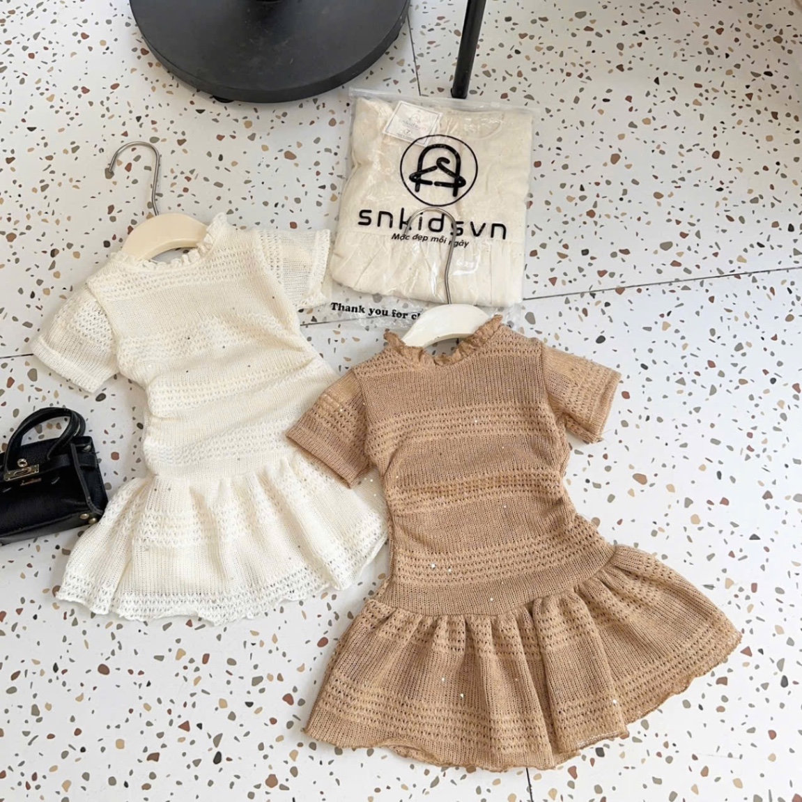 Váy len body có lót bé gái