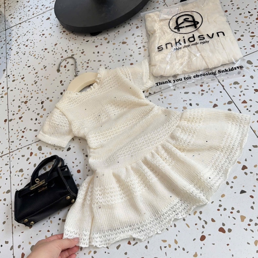 Váy len body có lót bé gái