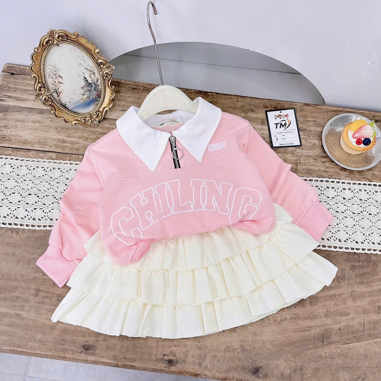 Sét áo nỉ hồng cv tầng kem bé gái