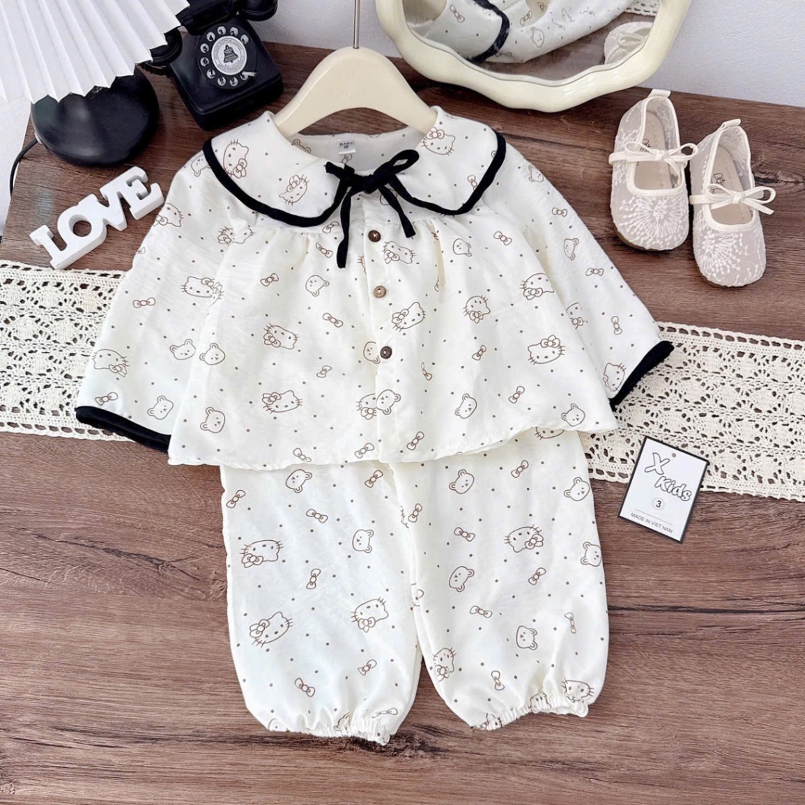 Sét pzm cổ viền đen bé gái