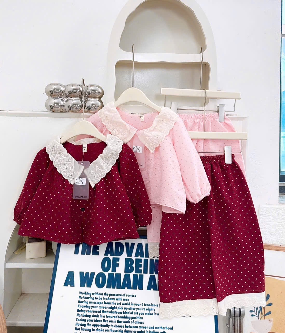 Sét bộ pzm cổ ren trắng dài tay bé gái