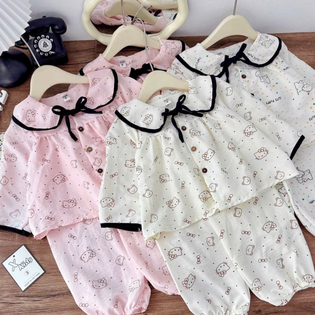 Sét pzm cổ viền đen bé gái