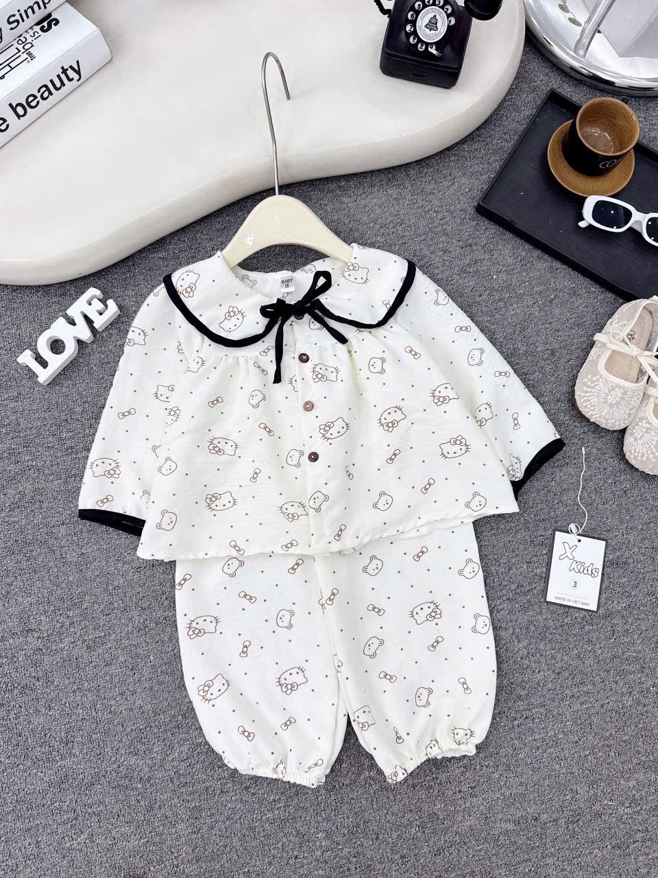 Sét pzm cổ viền đen bé gái