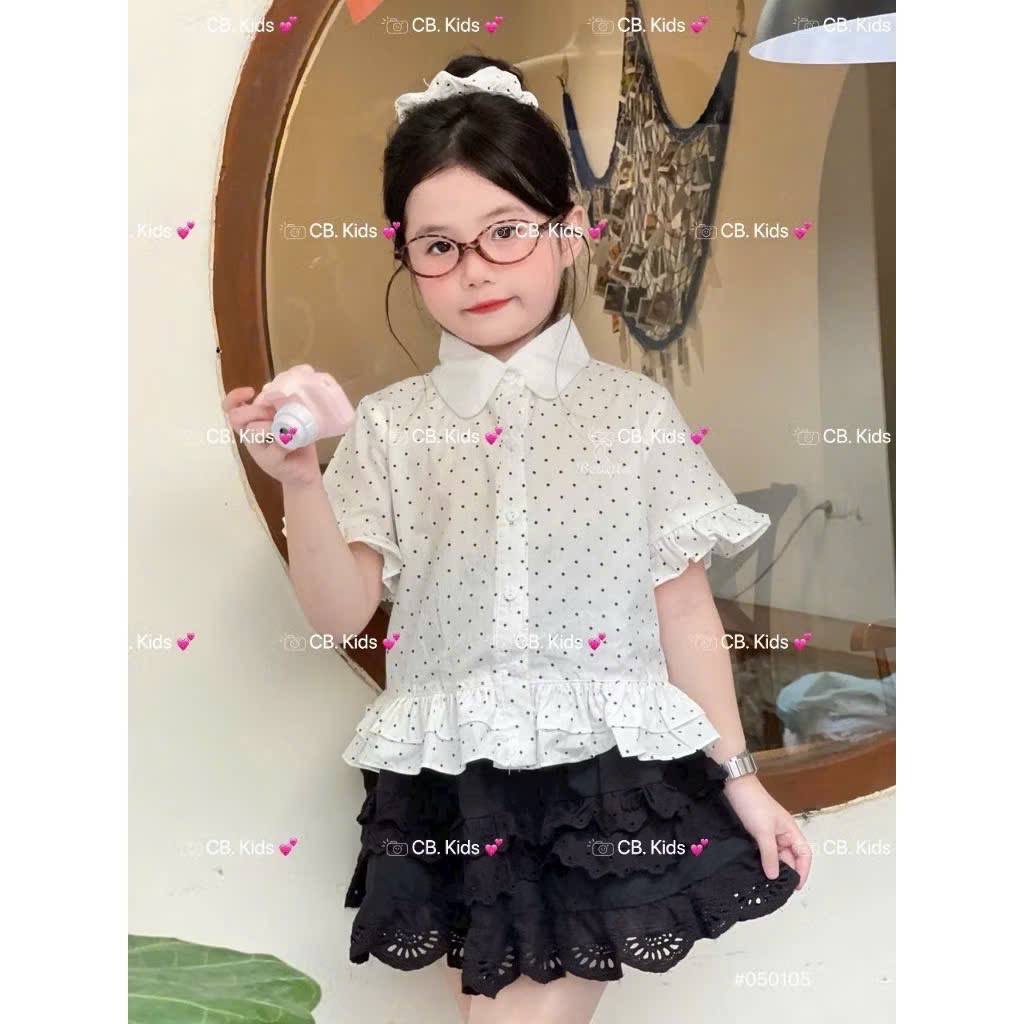 áo sơ mi chấm bi cổ trắng bé gái