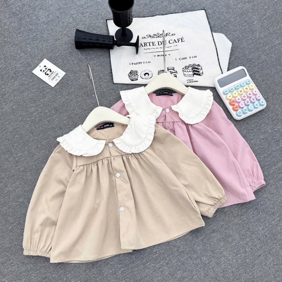 Áo kaki tai thỏ bé gái