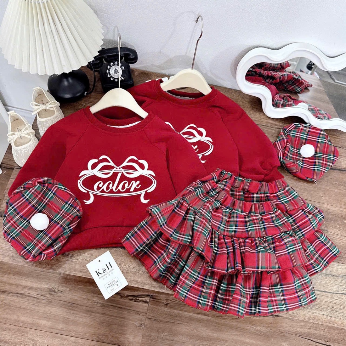 Sét bộ áo nỉ đỏ cv kẻ caro kèm mũ cho bé gái