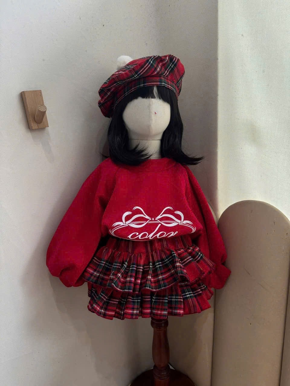 Sét bộ áo nỉ đỏ cv kẻ caro kèm mũ cho bé gái