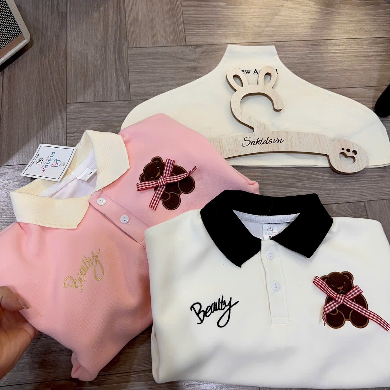 Sét bộ nỉ gấu kem hồng cv dập ly bé gái