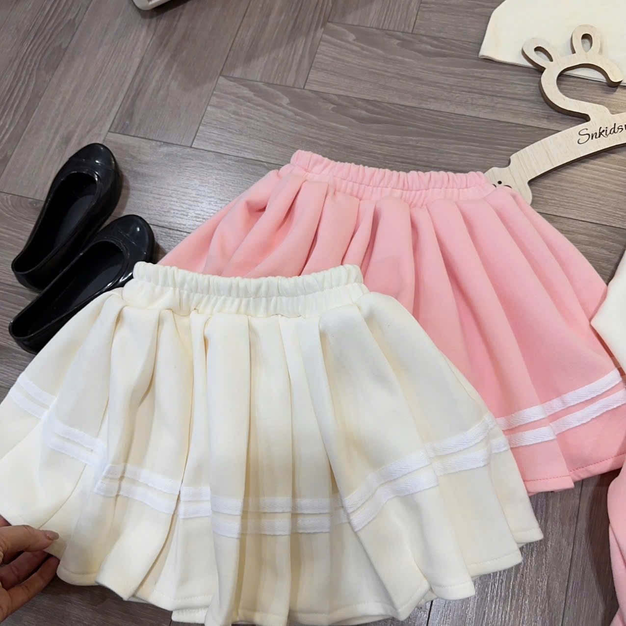 Sét bộ nỉ gấu kem hồng cv dập ly bé gái