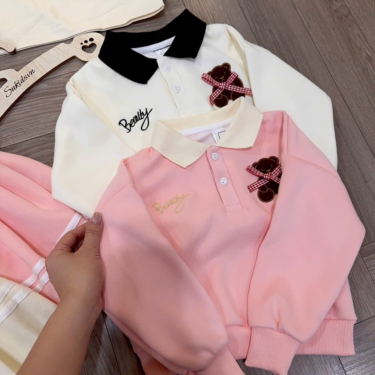 Sét bộ nỉ gấu kem hồng cv dập ly bé gái