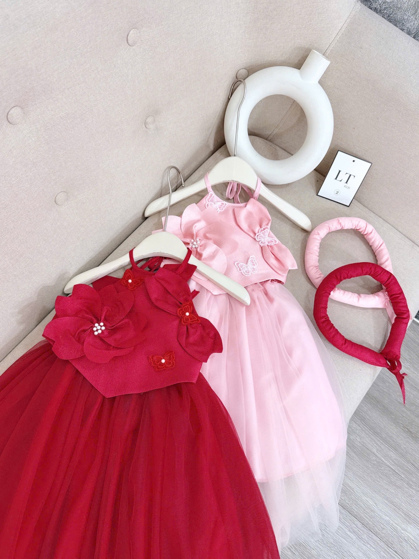 Sét yếm đính hoa cv dài kèm mấn bé gái