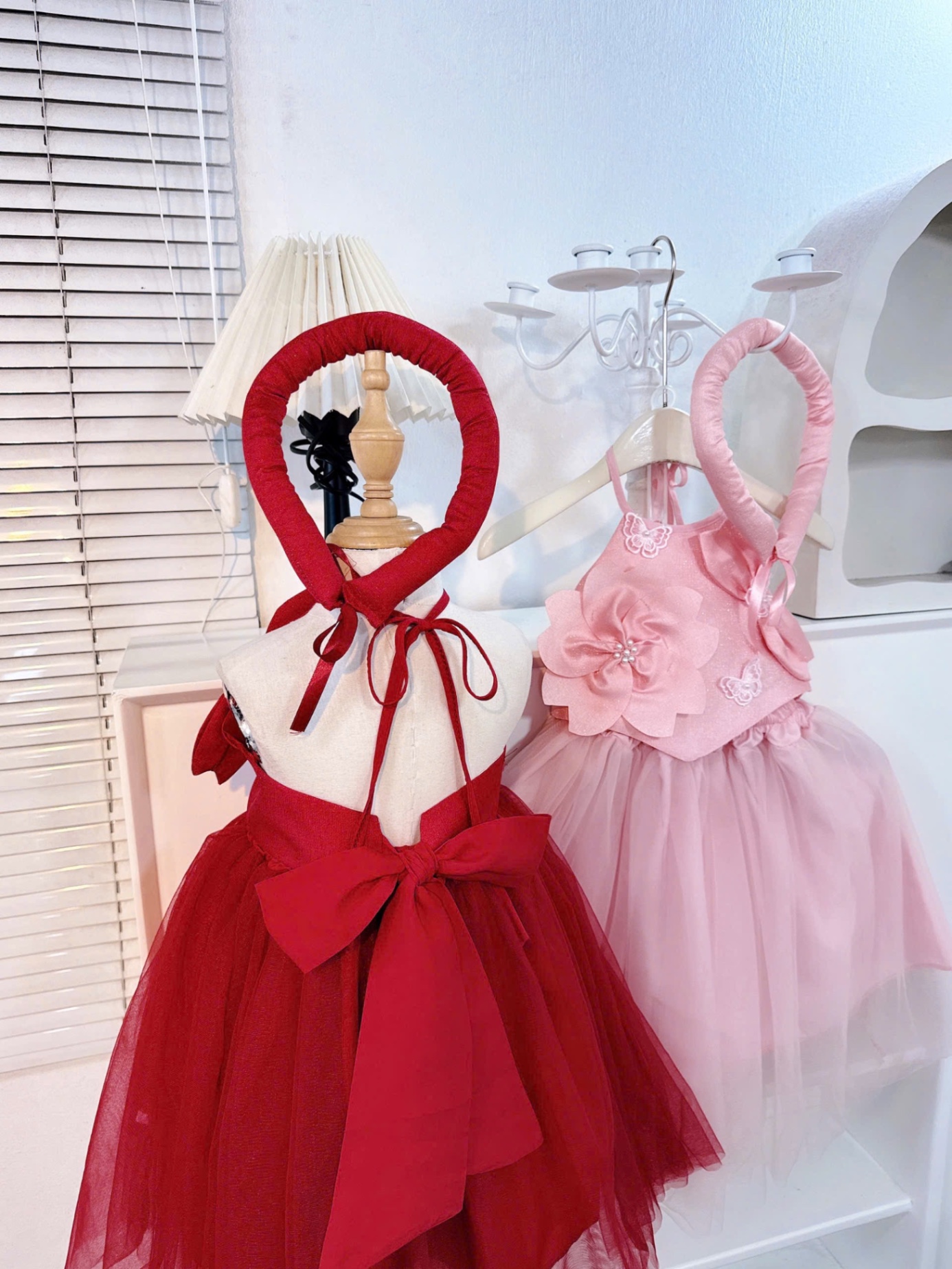 Sét yếm đính hoa cv dài kèm mấn bé gái