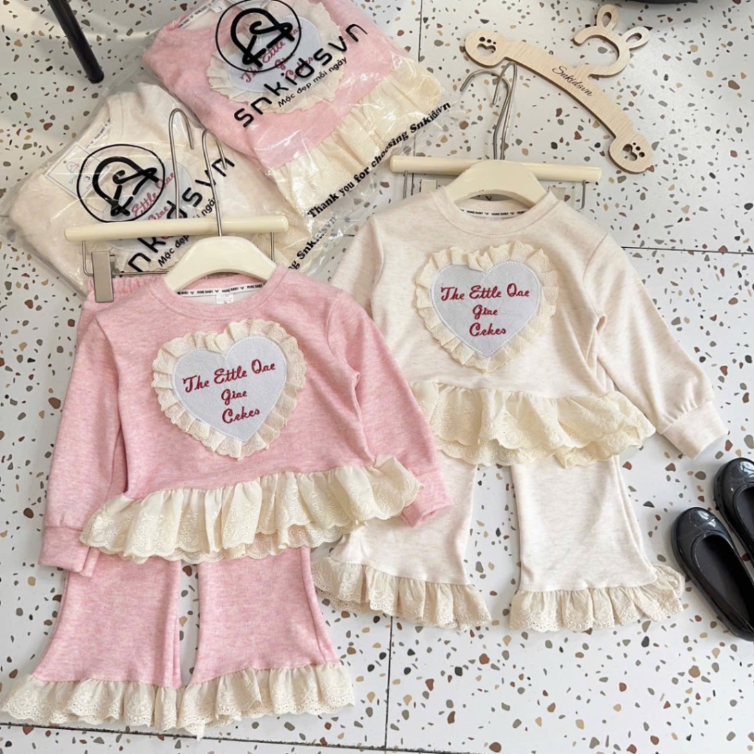 Sét bộ tăm nhung trái tim chữ bé gái