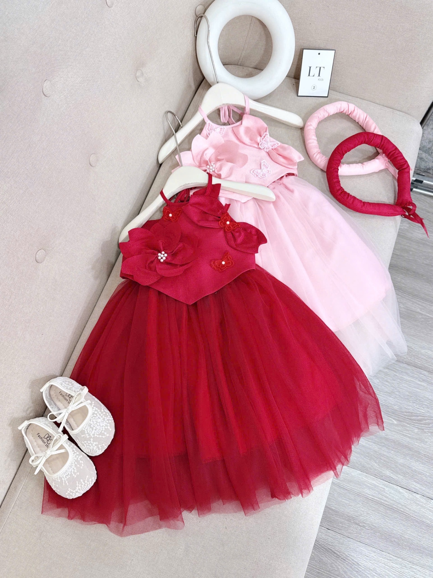 Sét yếm đính hoa cv dài kèm mấn bé gái