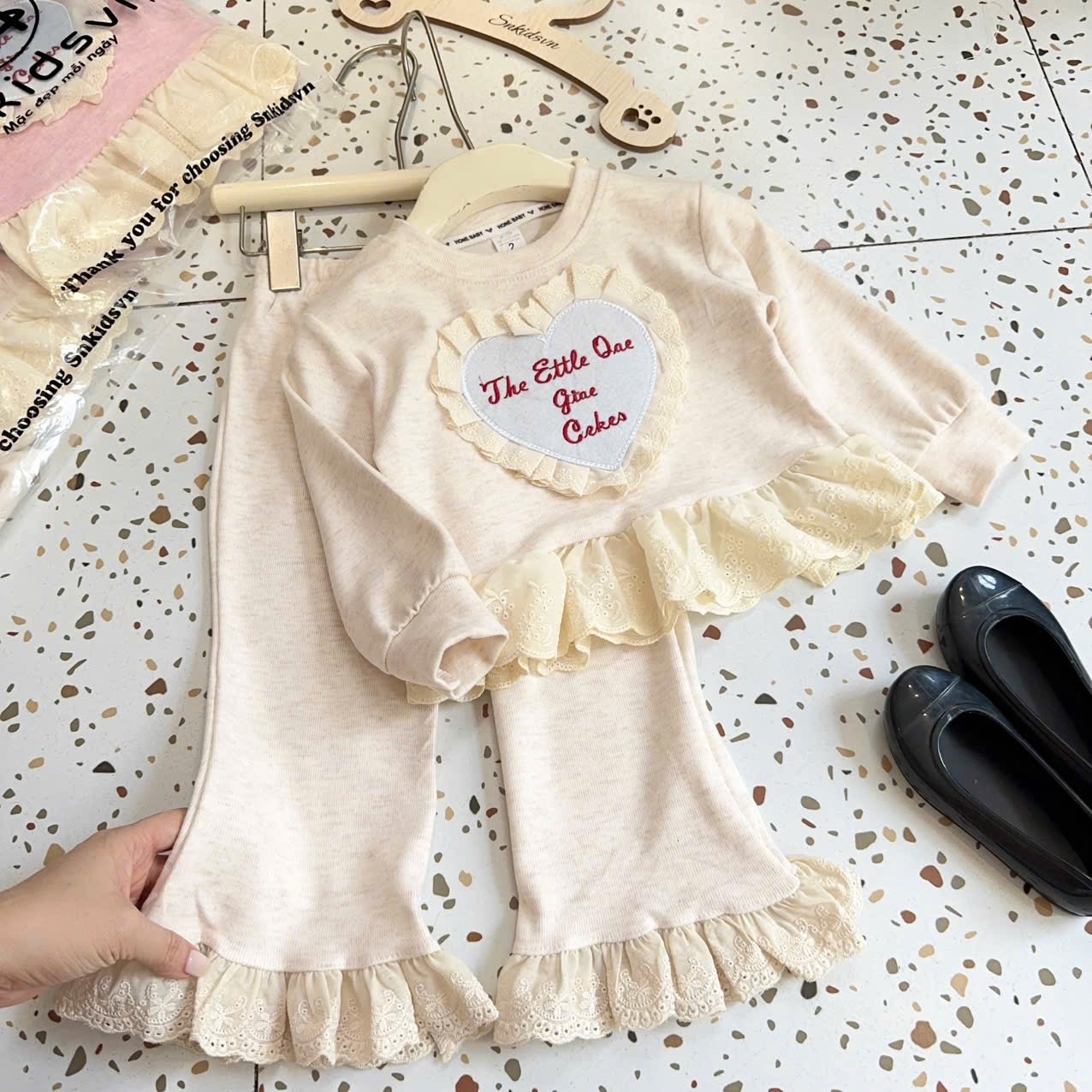 Sét bộ tăm nhung trái tim chữ bé gái