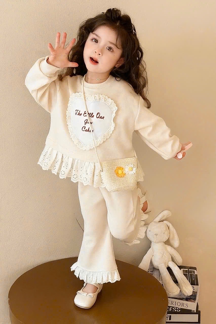 Sét bộ tăm nhung trái tim chữ bé gái