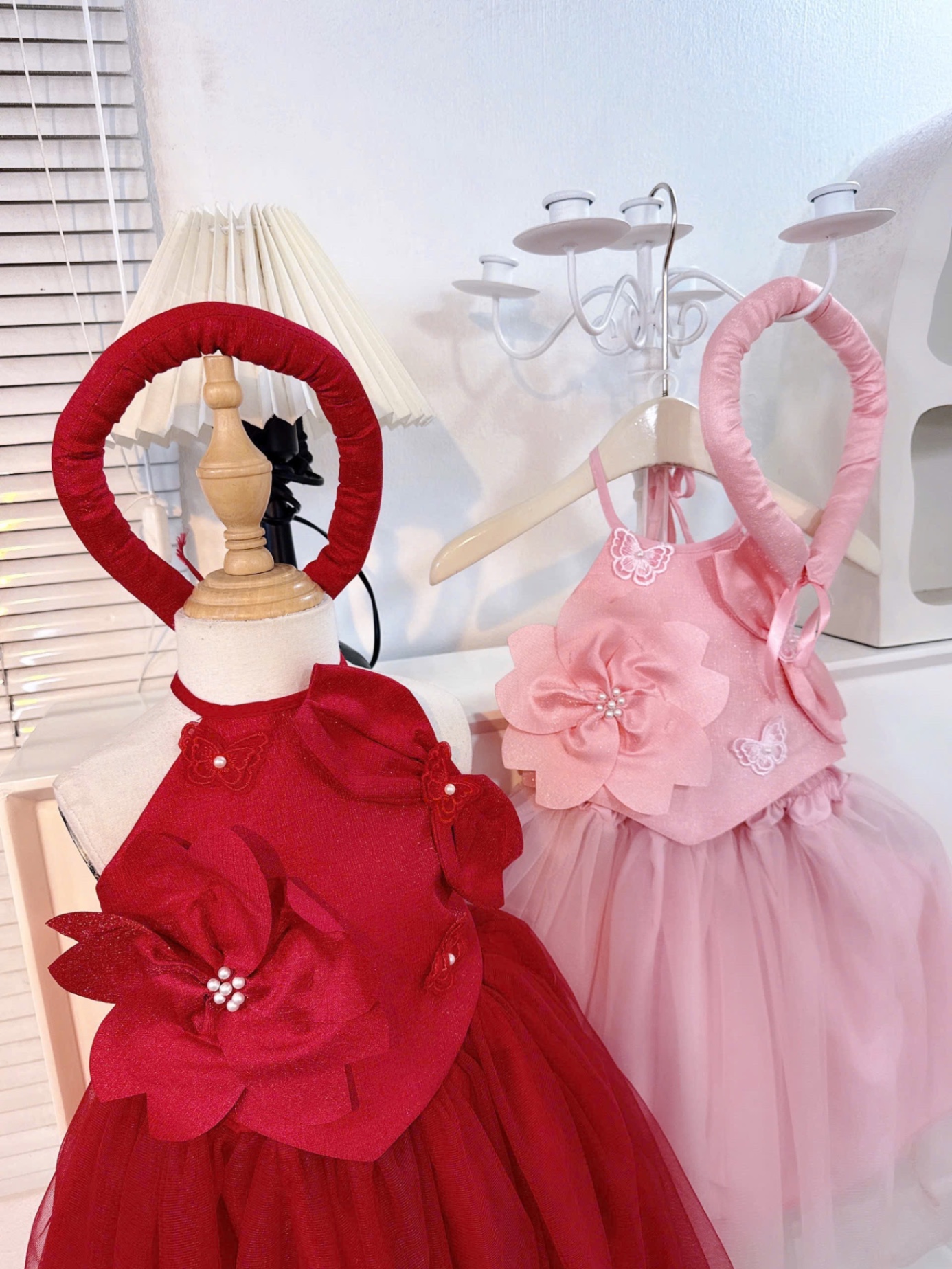 Sét yếm đính hoa cv dài kèm mấn bé gái