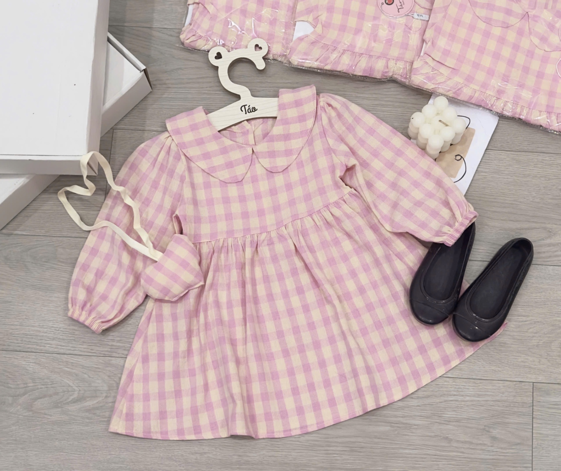 Váy vintage caro hồng bé gái