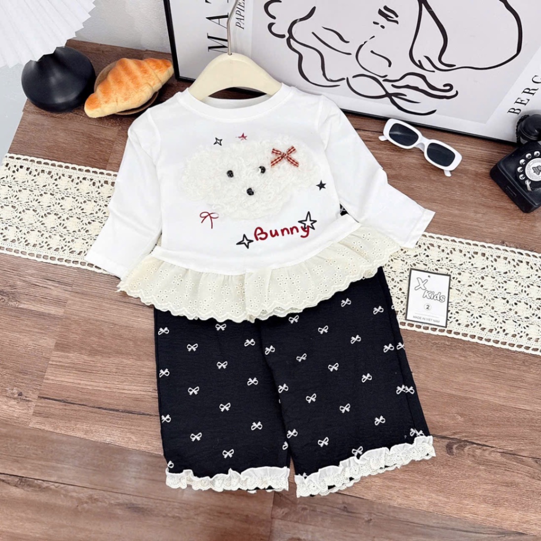 Sét bộ áo bunny quần đen nơ bé gái