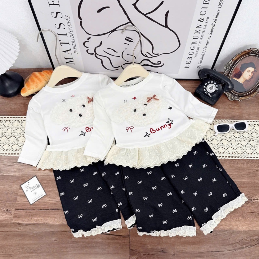 Sét bộ áo bunny quần đen nơ bé gái