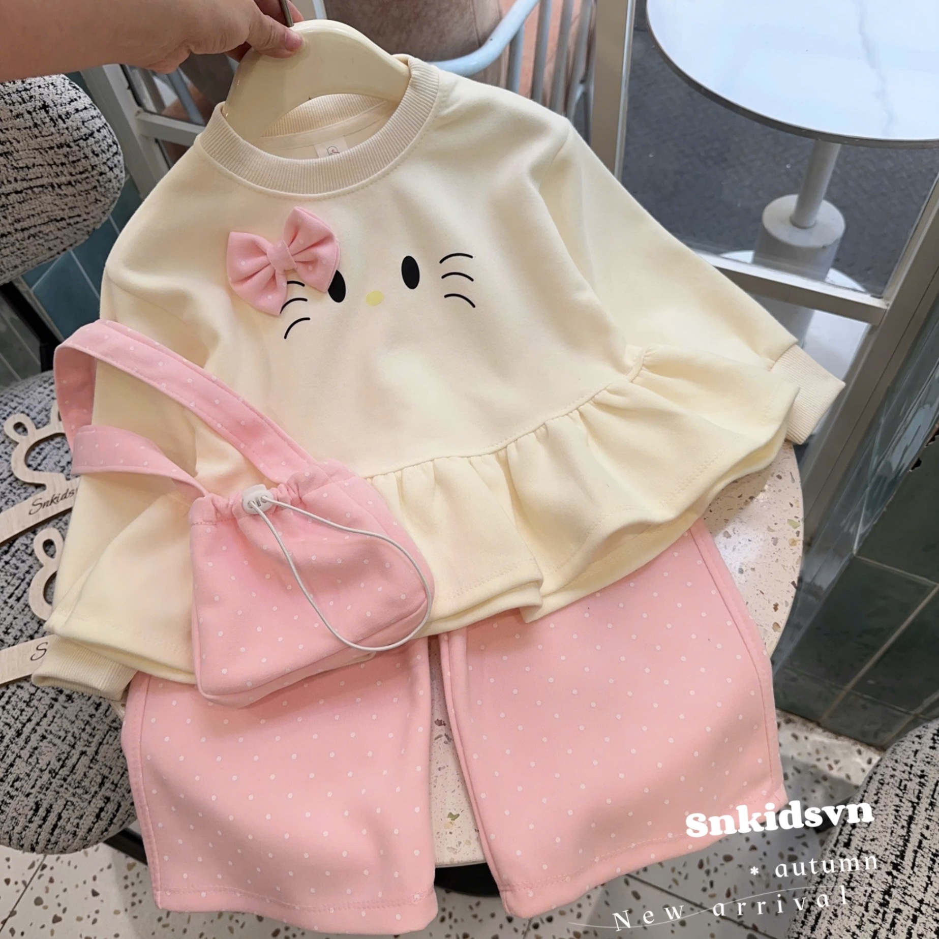 Sét áo kitty kèm túi quần hồng bé gái
