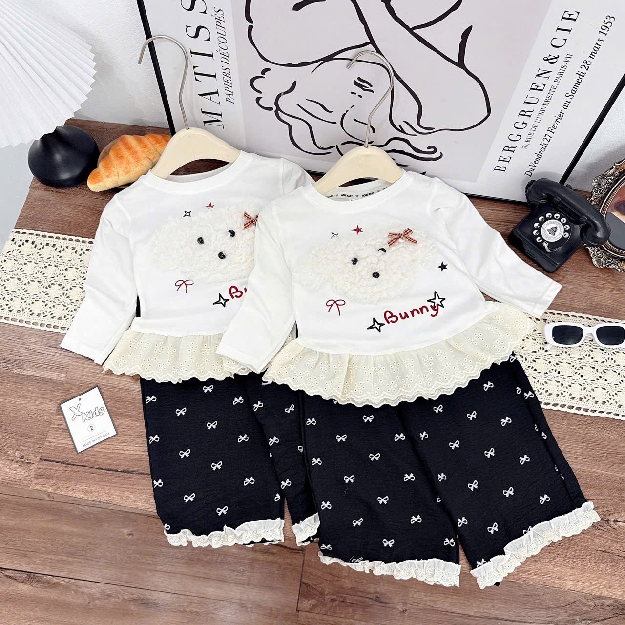 Sét bộ áo bunny quần đen nơ bé gái