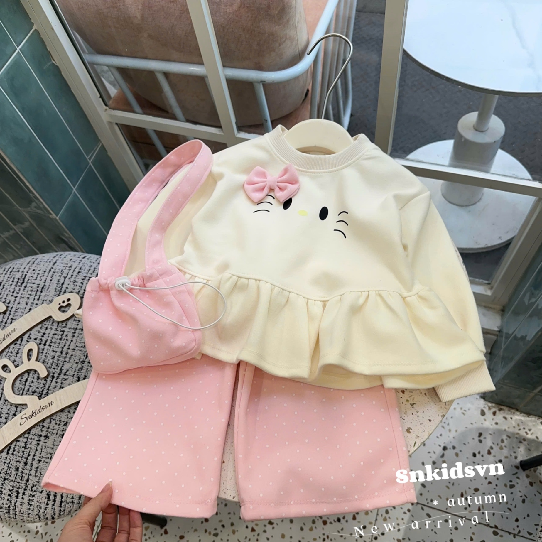 Sét áo kitty kèm túi quần hồng bé gái