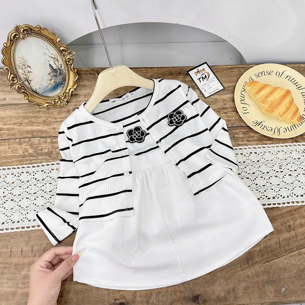 Sét 3 chi tiết áo tăm kẻ hoa đá cv trắng bé gái