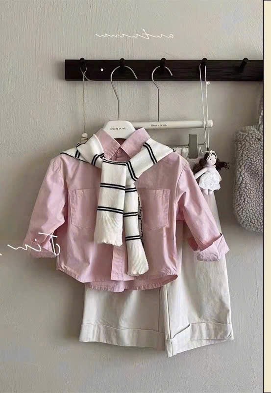 Sét áo sơ mi hồng kèm khăn quần kaki xuômg bé gái