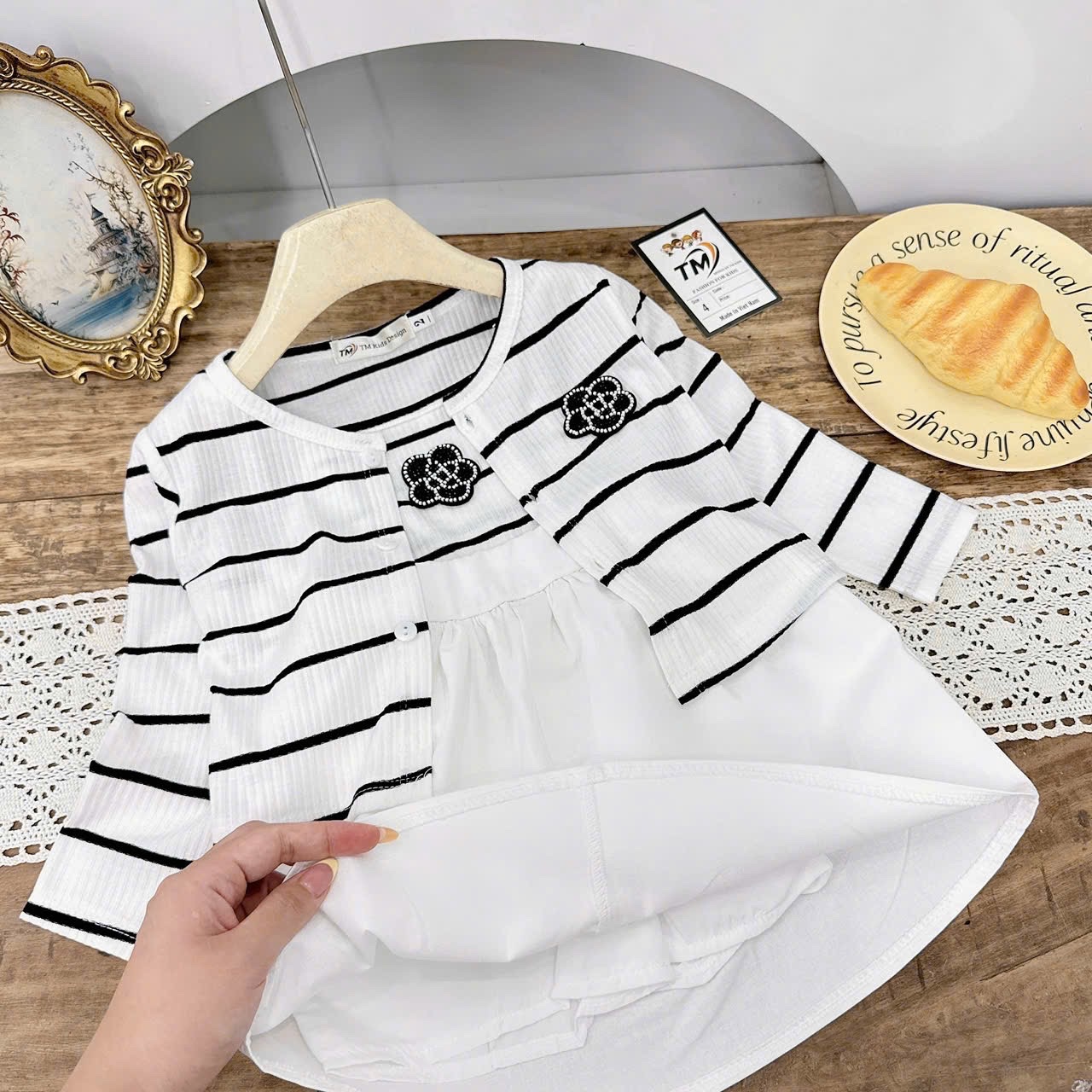 Sét 3 chi tiết áo tăm kẻ hoa đá cv trắng bé gái