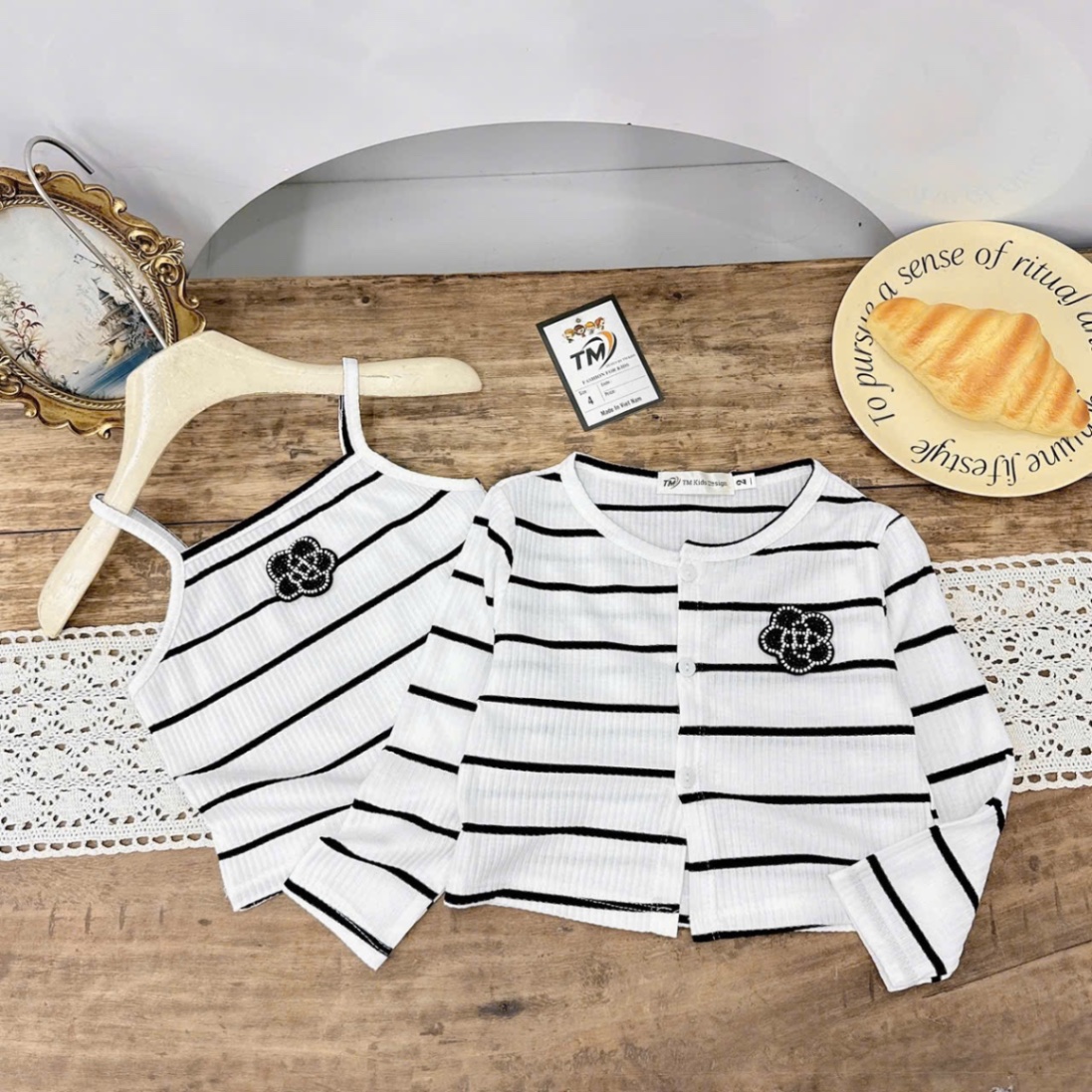 Sét 3 chi tiết áo tăm kẻ hoa đá cv trắng bé gái