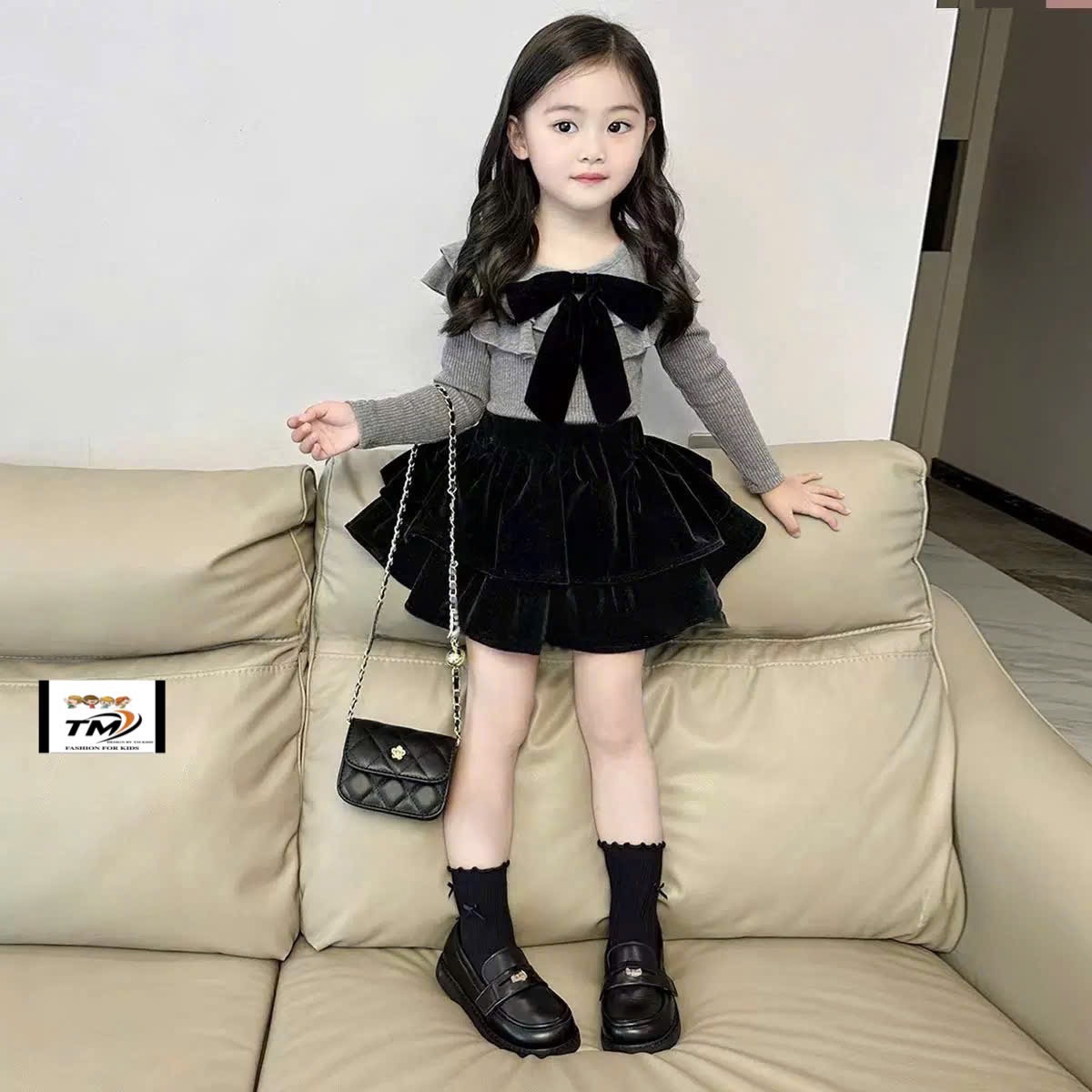 Sét áo tăm cổ nơ đen cv tầng bé gái