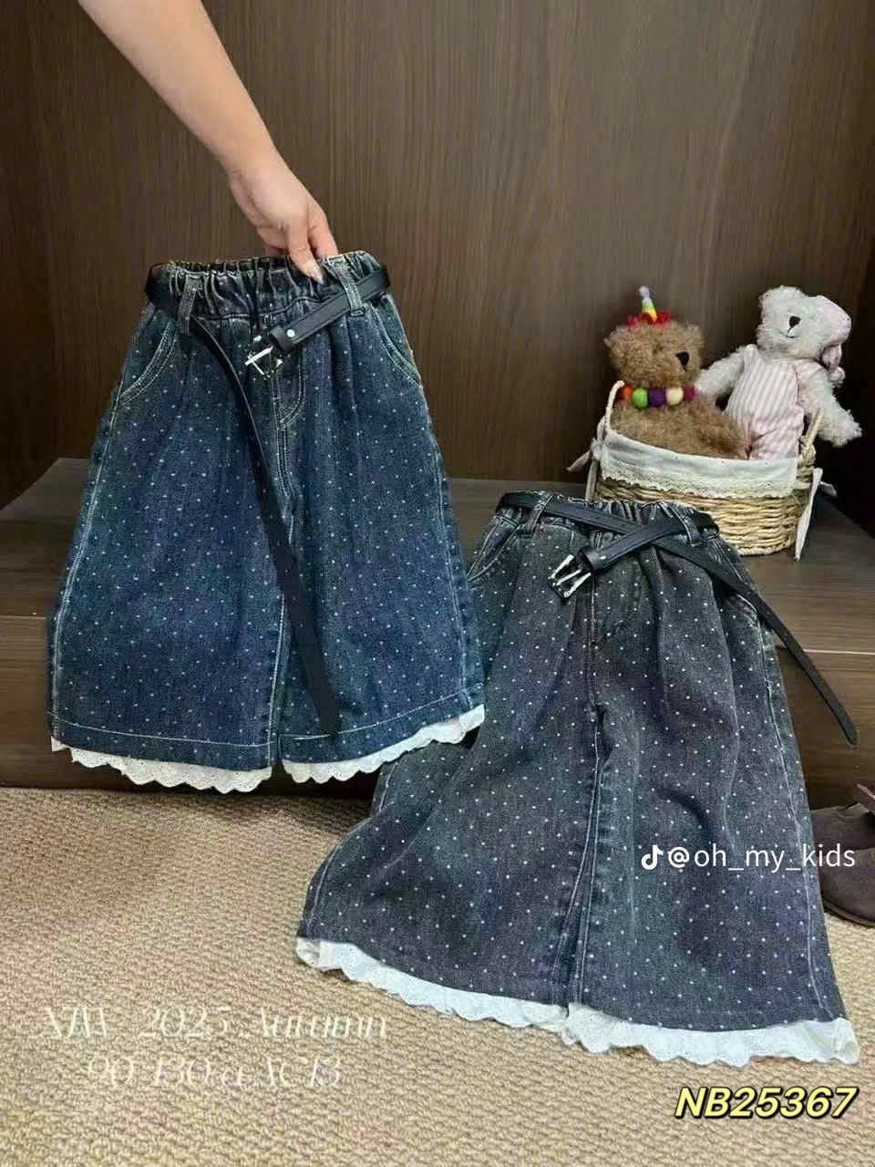 Quần bò xuông gấu phối ren kèm đai bé gái