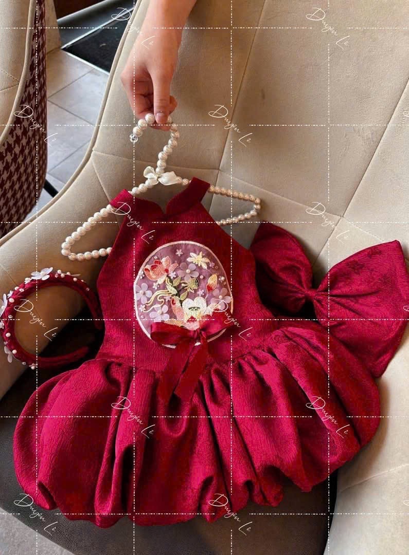 Sét váy đỏ thân bồng kèm xược và nơ rời bé gái