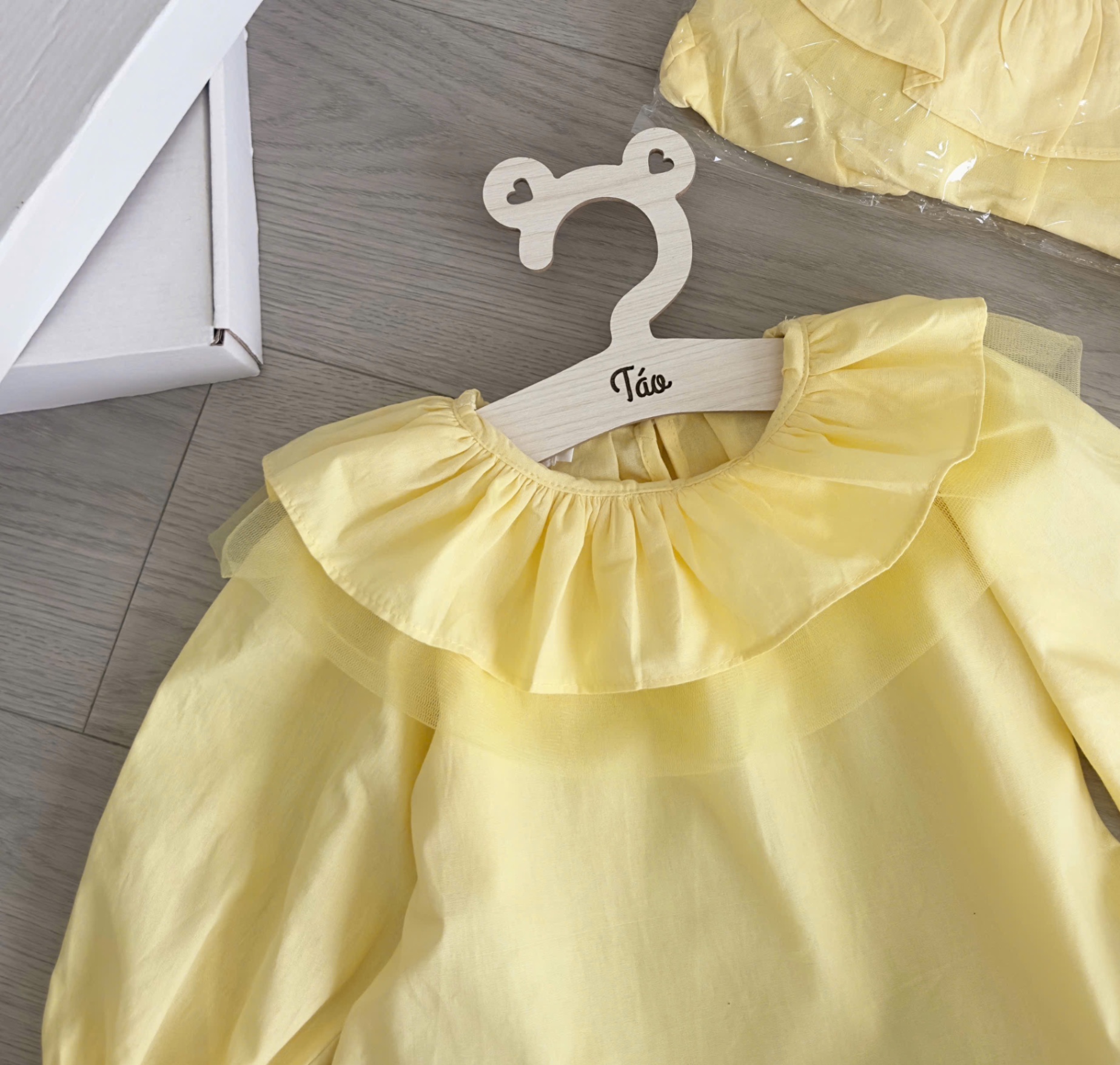 Váy vàng babydoll bé gái