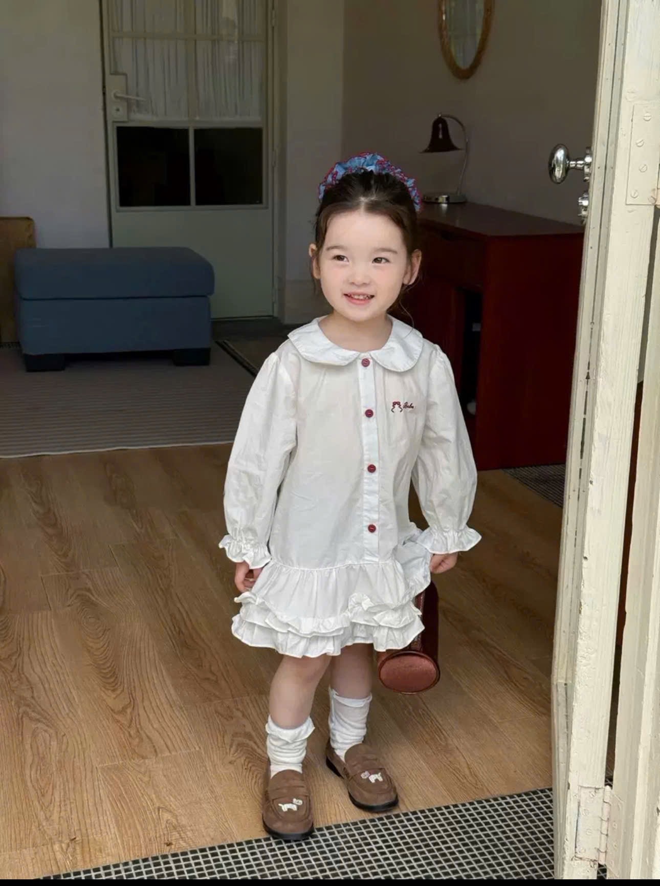 Sét áo len đỏ kèm váy trắng bé gái