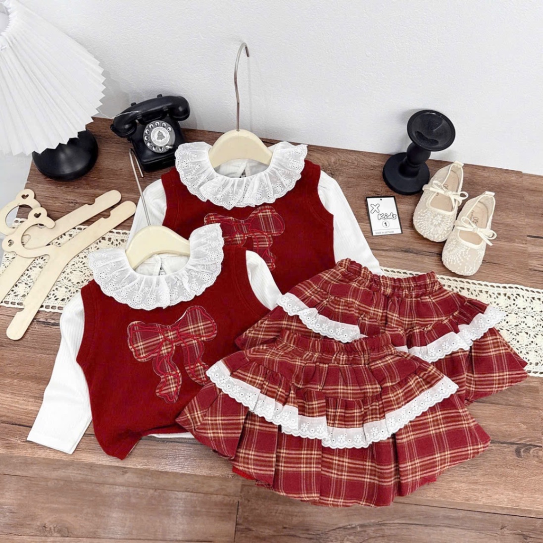 Sét 3 chi tiết gile đỏ hình nơ xk cv kẻ bé gái