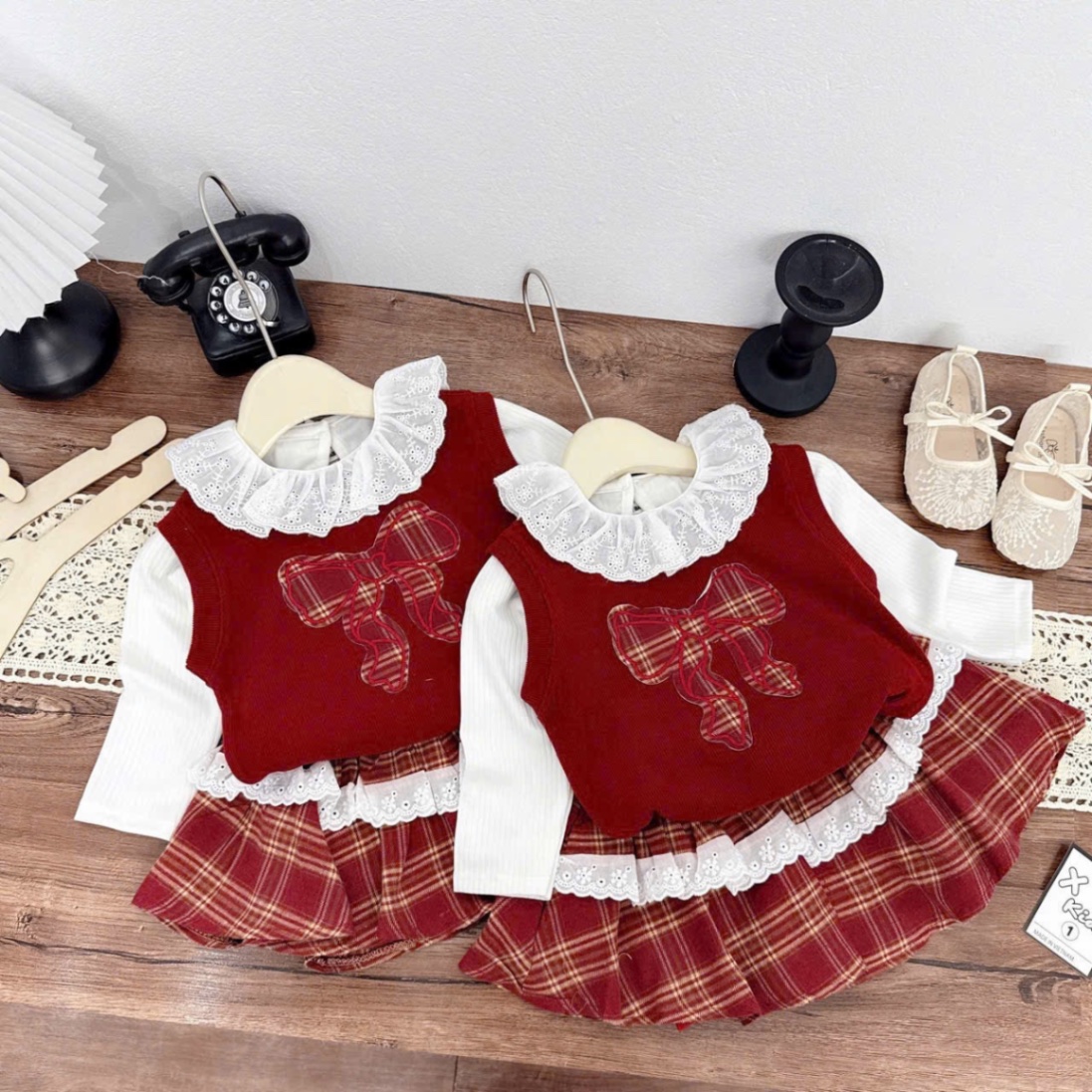 Sét 3 chi tiết gile đỏ hình nơ xk cv kẻ bé gái