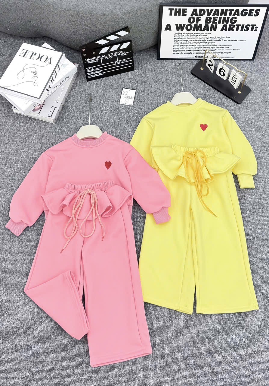 Sét bộ nỉ trái tim quần cạp bèo bé gái