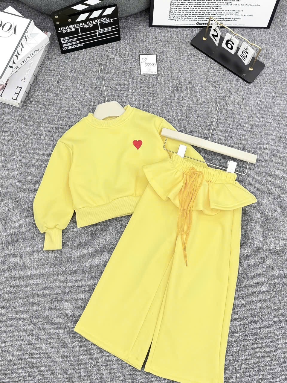 Sét bộ nỉ trái tim quần cạp bèo bé gái