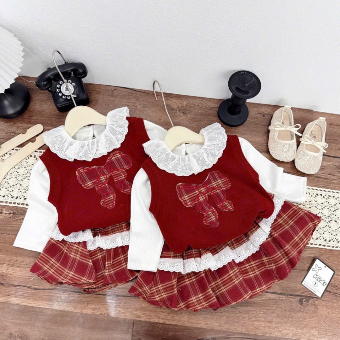 Sét 3 chi tiết gile đỏ hình nơ xk cv kẻ bé gái